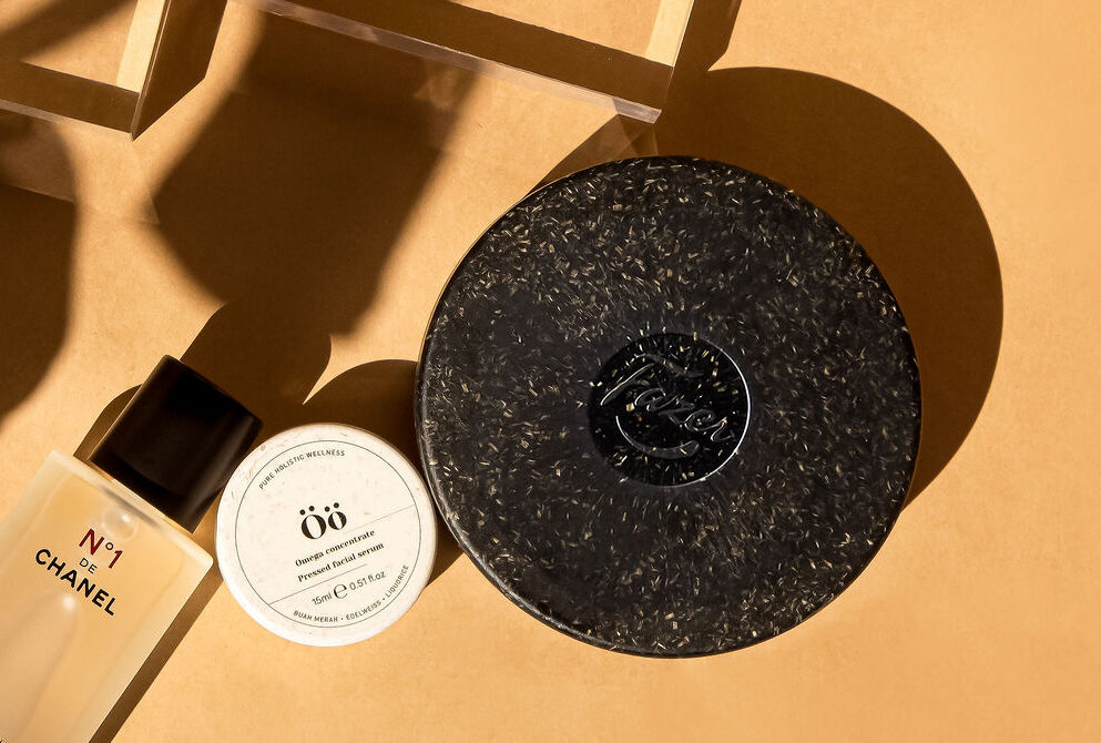 A chocolate box made of Sulapac with the brand name 'Fazer' engraved on the lid